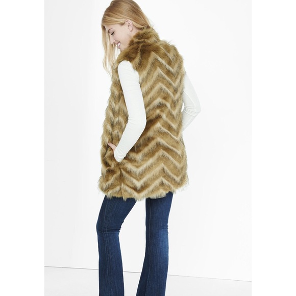 express chevron faux fur vest - Picture 8 of 8